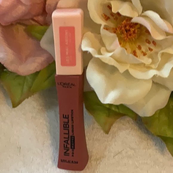 SET OF 2 LIPSTICKS LOREAL AND REVLON BOTH LIKE NEW - Picture 3 of 3